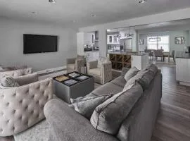 Game Room - Private Beach Access - Sleeps 8