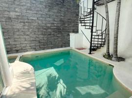 Casa con alberca en el centro de Puerto Progreso, villa en Progreso