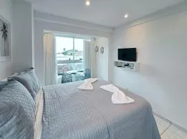 CG101- Flat Rooftop com piscina infinita e garagem- By Oasis Ferias