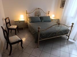 Book Nook Pisa, vicino all'Ospedale di Cisanello e all'Aeroporto, parcheggio privato a disposizone, hotel in Cascina