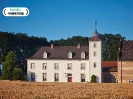 Stately 16-person manor farm in South Limburg