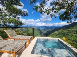 Cerro Kristal, готель у місті Quebradanegra