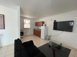 Cozy Basic Apartment in Levittown, hotel en Levittown