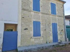CHARMANTE MAISON 1900 classée 3 étoiles avec terrasse vue sur les toits