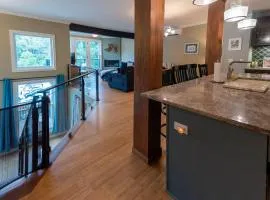 Luxury spacious home, free parking, private patios