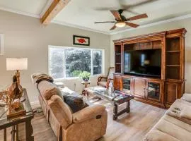 Walk to River Oacoma Home with Dog-Friendly Yard!
