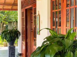 Elegance Cottage, hotel in Nikawatawana