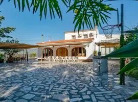Casa Mayans