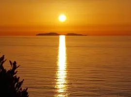 Stunning ocean view with 3 islands in front of you