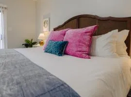 Centrally Located King Bed Midtown Liberty 2695