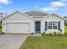 Hot Tub Haven by Hospitals & Beach