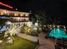 Intimate Riverside Resort