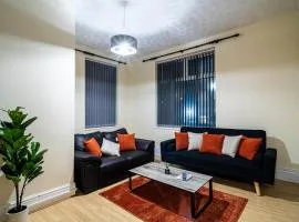 Spacious 2 Bedroom House Near Leeds City Sleeps 6 Free Parking