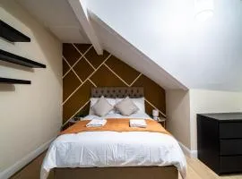 Spacious 2 Bedroom House Near Leeds City Sleeps 6 Free Parking