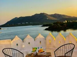 Hotel Vallabh at Pichola Lake Nathi Ghat Brahmpole Udaipur