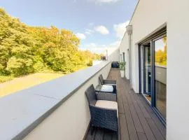 ImmoStay #3 - Penthouse mit zwei Balkonen & Seeblick, Parking & WiFi