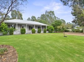 River Retreat, hotel in Yarrawonga