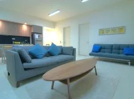 By The Sea Cozy Beachfront Home Side Seaview333A