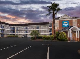 Suburban Studios Stuart near Federal Hwy 1，位于Witham Field Airport - SUA附近的酒店