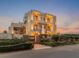 FabHotel Phoenix Hospitality Near DLF Cyber Hub & Metro, Gurugram