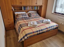 La Casa degli Sbilfs - Wi-Fi, Netflix e Garage Box , a 2 minuti dal Monte Zoncolan, hotel a Ravascletto