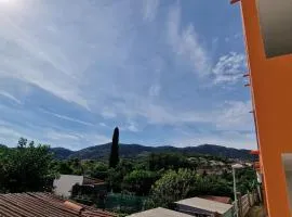 Studio calme avec terrasse, proche centre-ville et plage, parking privé - FR-1-309-421