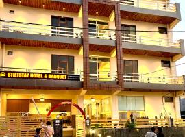 Hotel Stiltstay, hotel in Greater Noida
