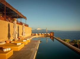 Hôtel Mylos - Cargèse, Piscine Intérieure et Extérieure, hotel u gradu 'Cargèse'