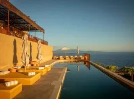 Hôtel Mylos - Cargèse, Piscine Intérieure et Extérieure