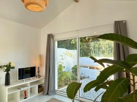 Grand studio mitoyen, calme et indépendant - Forêt et plages à Anglet, Ferienwohnung in Anglet