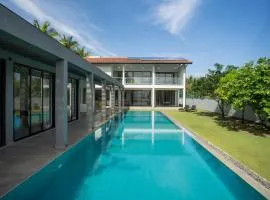 Villa Lagoonscape