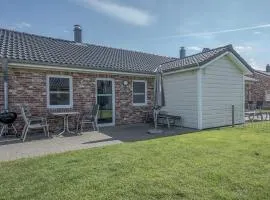 Ferienhaus Chaplin mit Kamin und eingezäuntem Garten