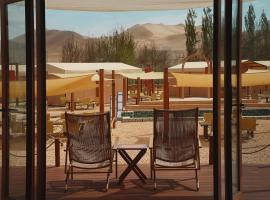 DunHuang FengMingSha Hotel, hotel que acepta mascotas en Dunhuang