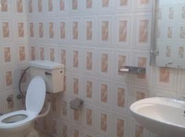 Dreams Hotel, hotel in Avissawella