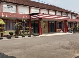 Hotel Inayah Syariah, hotel in Kumprung