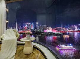 Deptour Riverview aparment-ChaoTianMen, place to stay in Chongqing