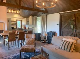Hunters Cabin - Rustic farm stay, hotel en Great Chart