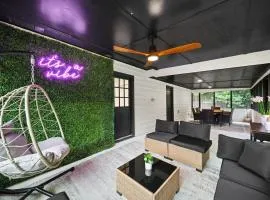 The Hidden Oasis! Minutes to dwntwn and ATL airpt!