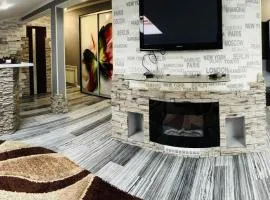 Stone City Apartment in Park Zone