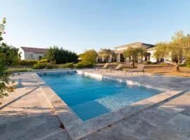 Villa Helychrisa