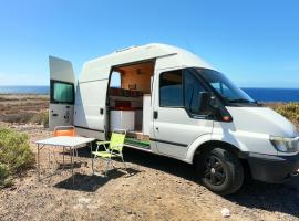 Descubre Tenerife en furgoneta camper, οργανωμένο κάμπινγκ σε Los Abrigos
