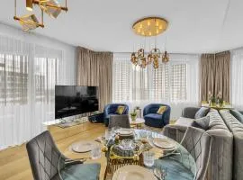 Skypark's Luxury Suite II with Prime View