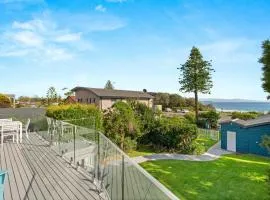4 Bedroom Pet Friendly Home - 150m to Culburra Beach