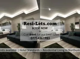 ResiLets - Mood Studio 4 - Town centre studio room with en-suite
