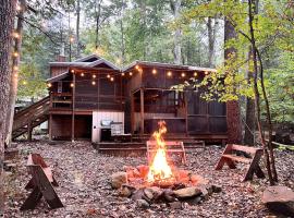 Hot Tub Fire Pit Grill Sleeping Porch & More, hotel in Mount Trimble