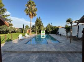 Casa Rural Cornalvo, hotel in Mirandilla