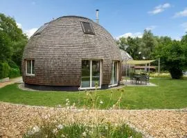 Kugelhaus Eos - Sonnengeküsstes Ferienhaus in organischer Bauweise am Seeufer