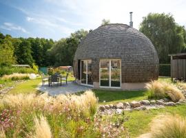 Kugelhaus Kugellager - Besonderer Rückzugsort in runder Bauweise - reduziert, ruhig und naturnah am Tollensesee, ξενοδοχείο σε Wustrow