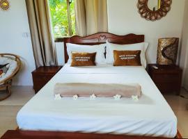 Anne Hillside Apartment: Victoria şehrinde bir otel