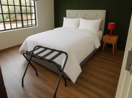 Hippo Zwartkop Suites, hotel v destinaci Centurion